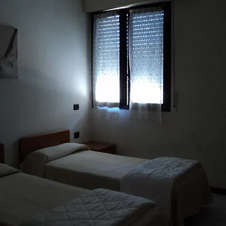 Cinzia 3*
