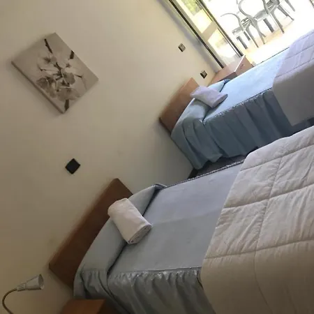 Cinzia 3*